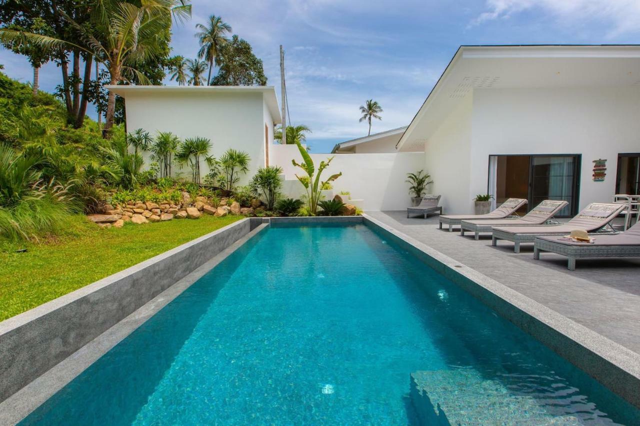 Louma 4 Bedrooms 500 M From The Beach Villa